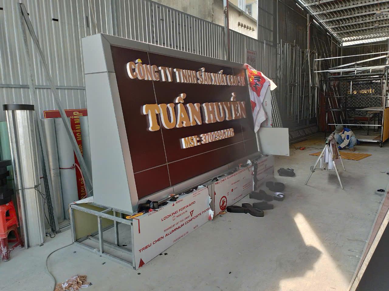 Tuan Huyen-2.jpg